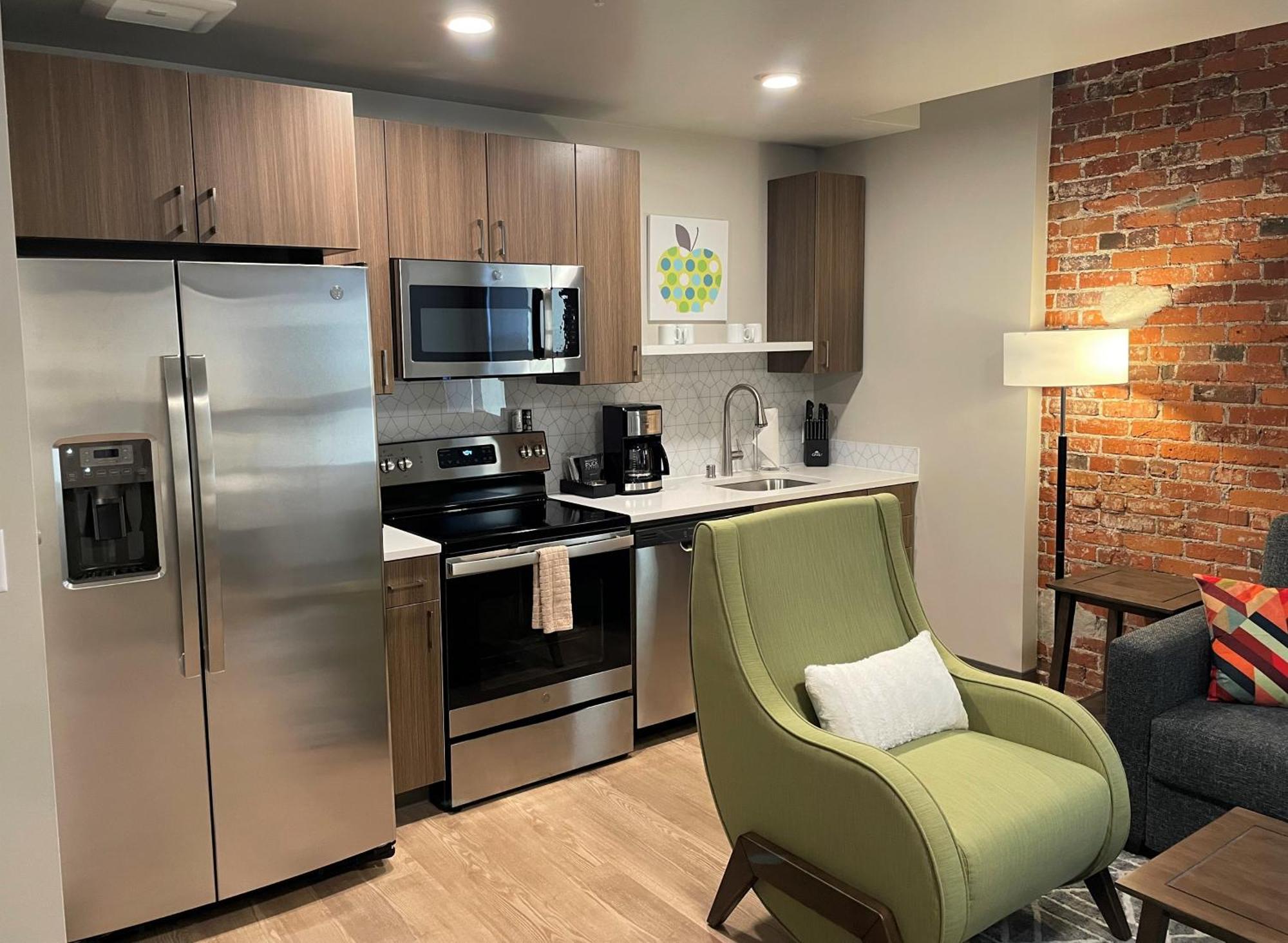 Riverfront Park Travel Apartments Spokane Room photo