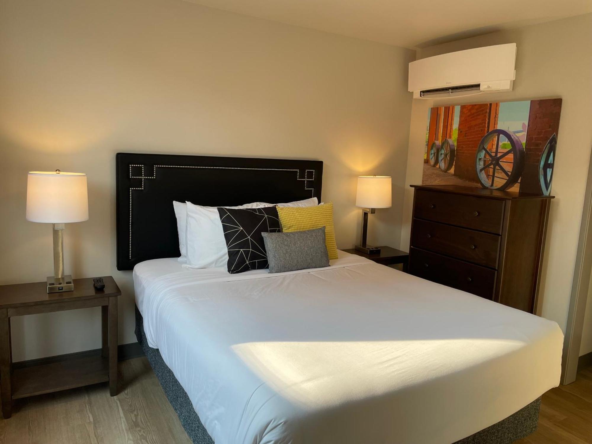Riverfront Park Travel Apartments Spokane Room photo