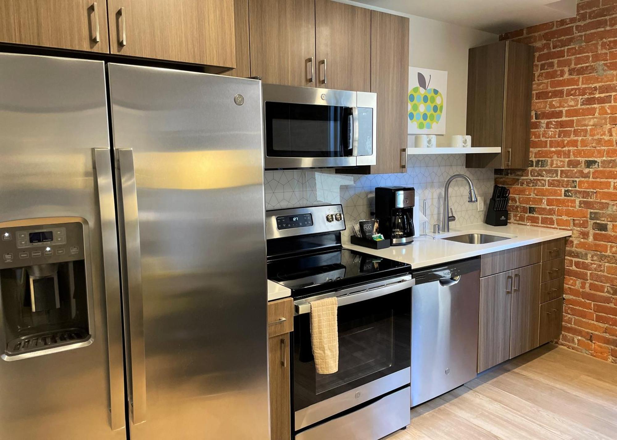 Riverfront Park Travel Apartments Spokane Room photo