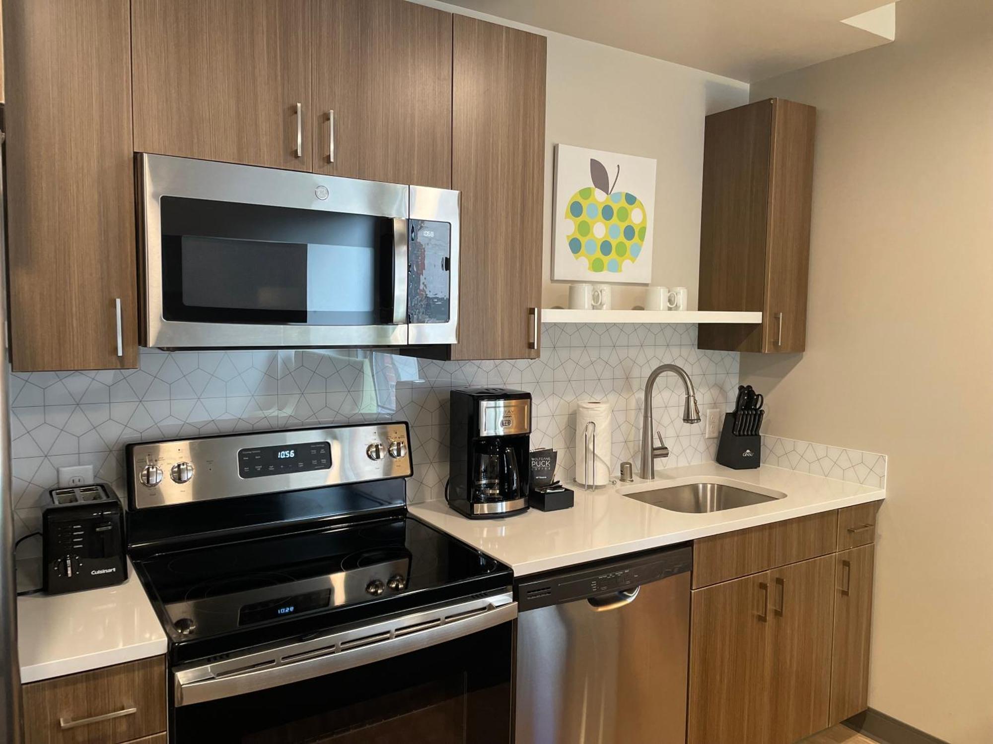 Riverfront Park Travel Apartments Spokane Room photo