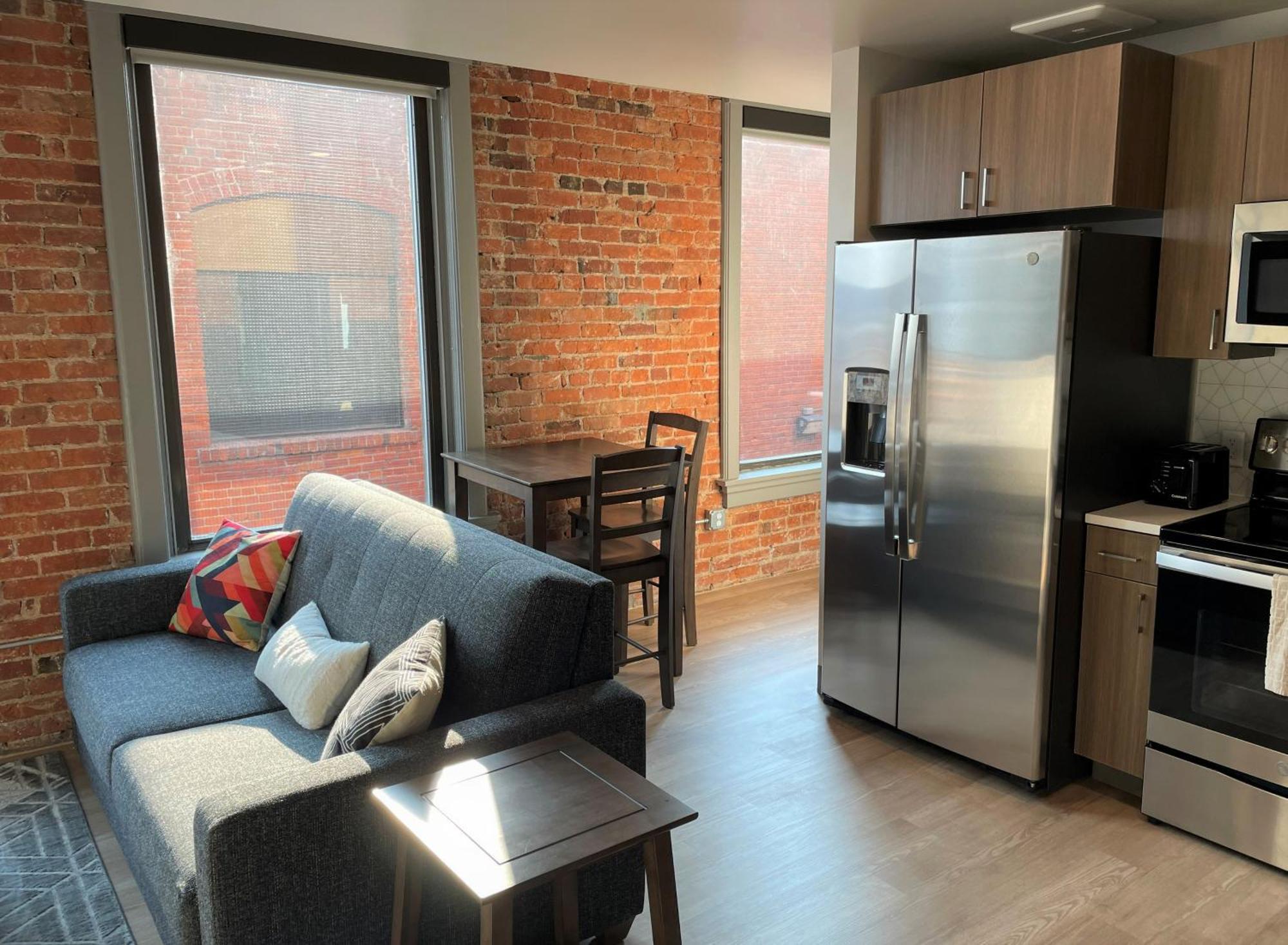 Riverfront Park Travel Apartments Spokane Room photo