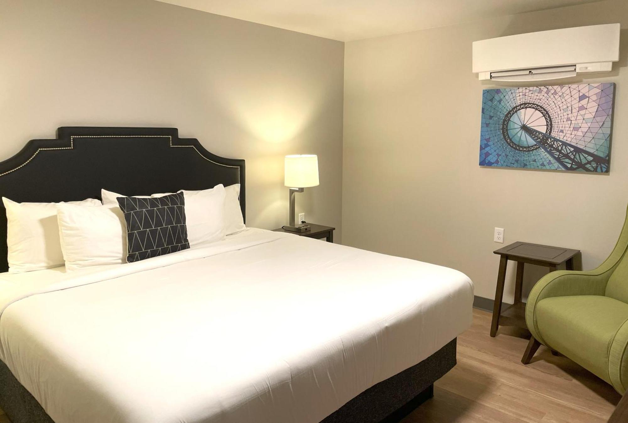 Riverfront Park Travel Apartments Spokane Room photo