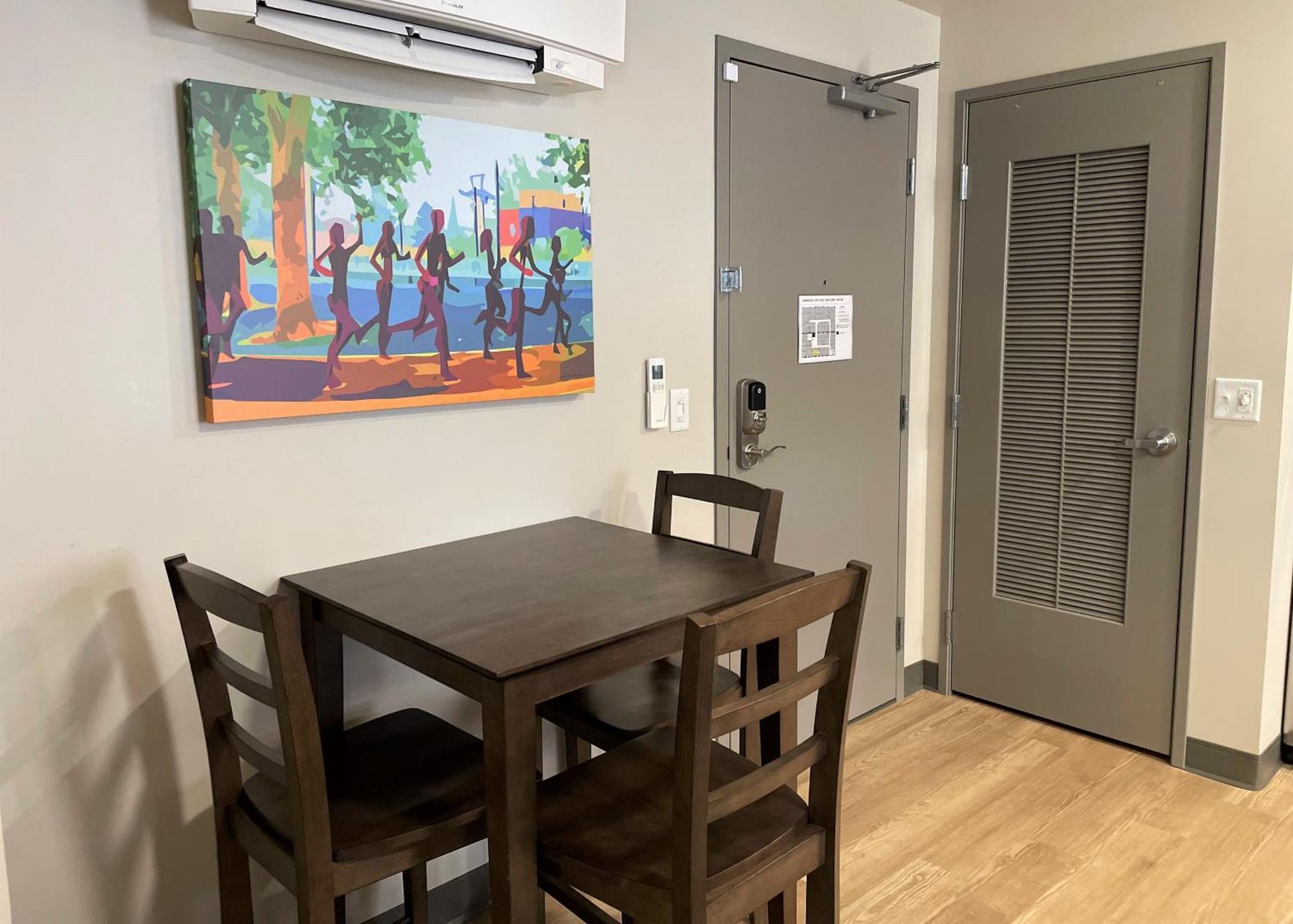 Riverfront Park Travel Apartments Spokane Room photo