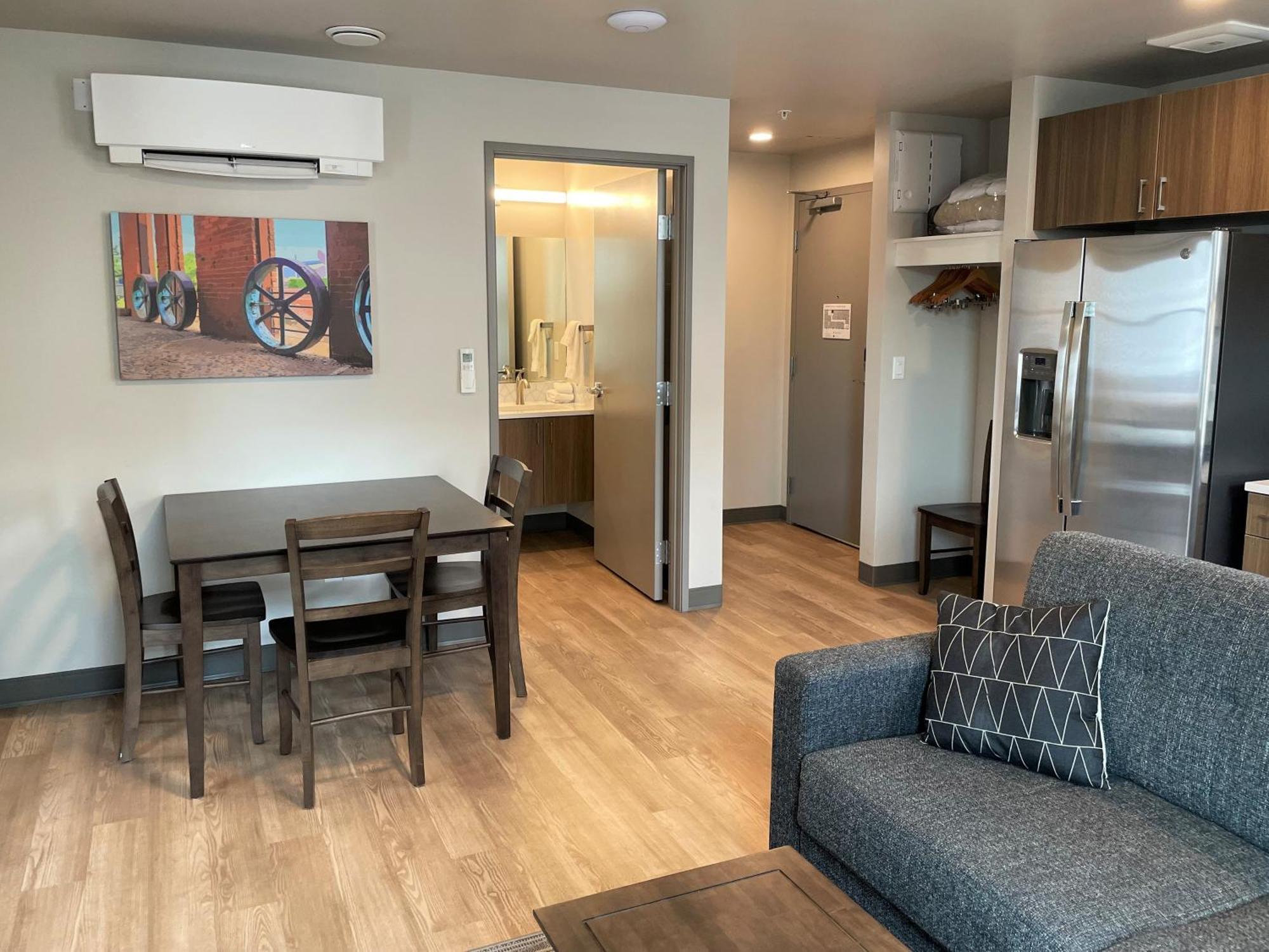 Riverfront Park Travel Apartments Spokane Room photo
