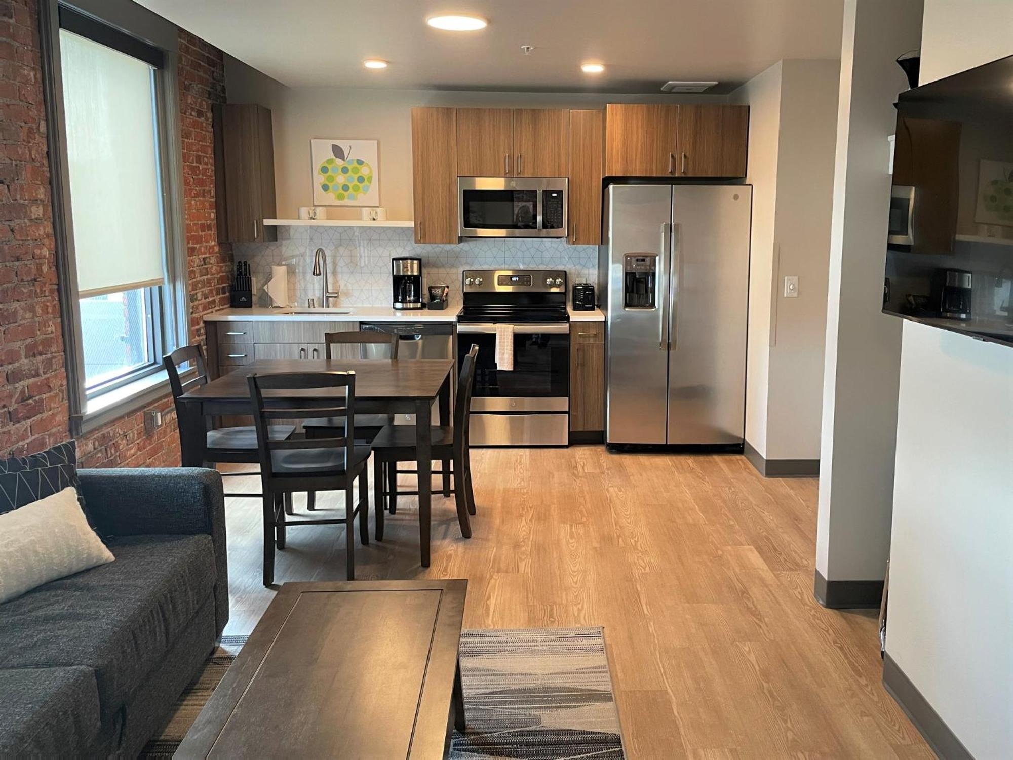 Riverfront Park Travel Apartments Spokane Room photo