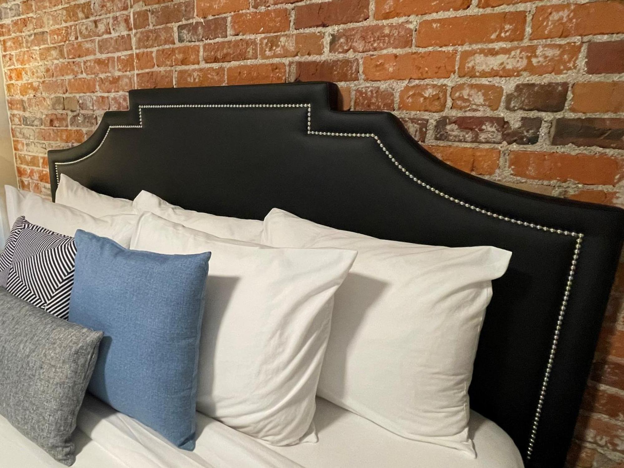 Riverfront Park Travel Apartments Spokane Room photo
