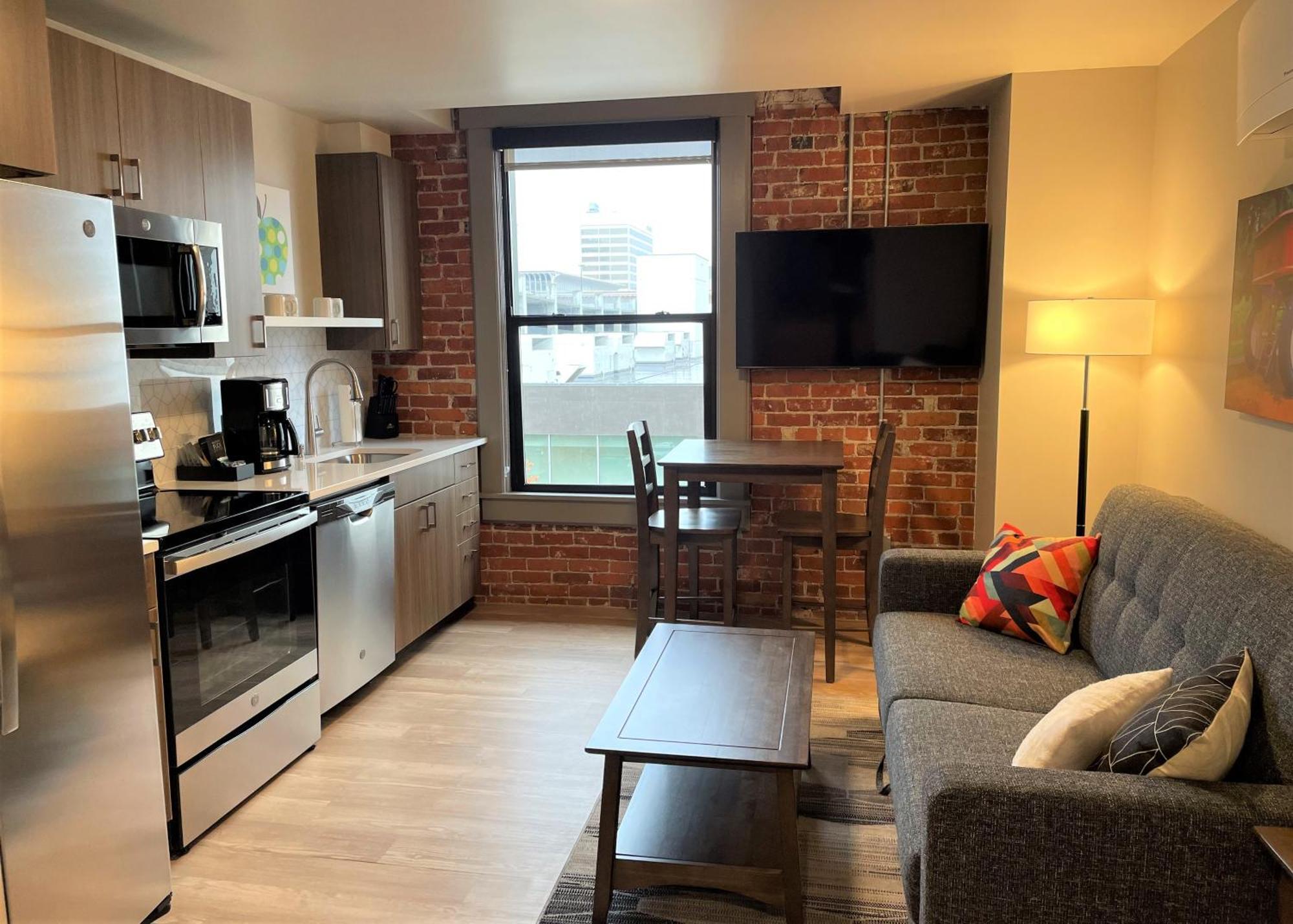 Riverfront Park Travel Apartments Spokane Room photo